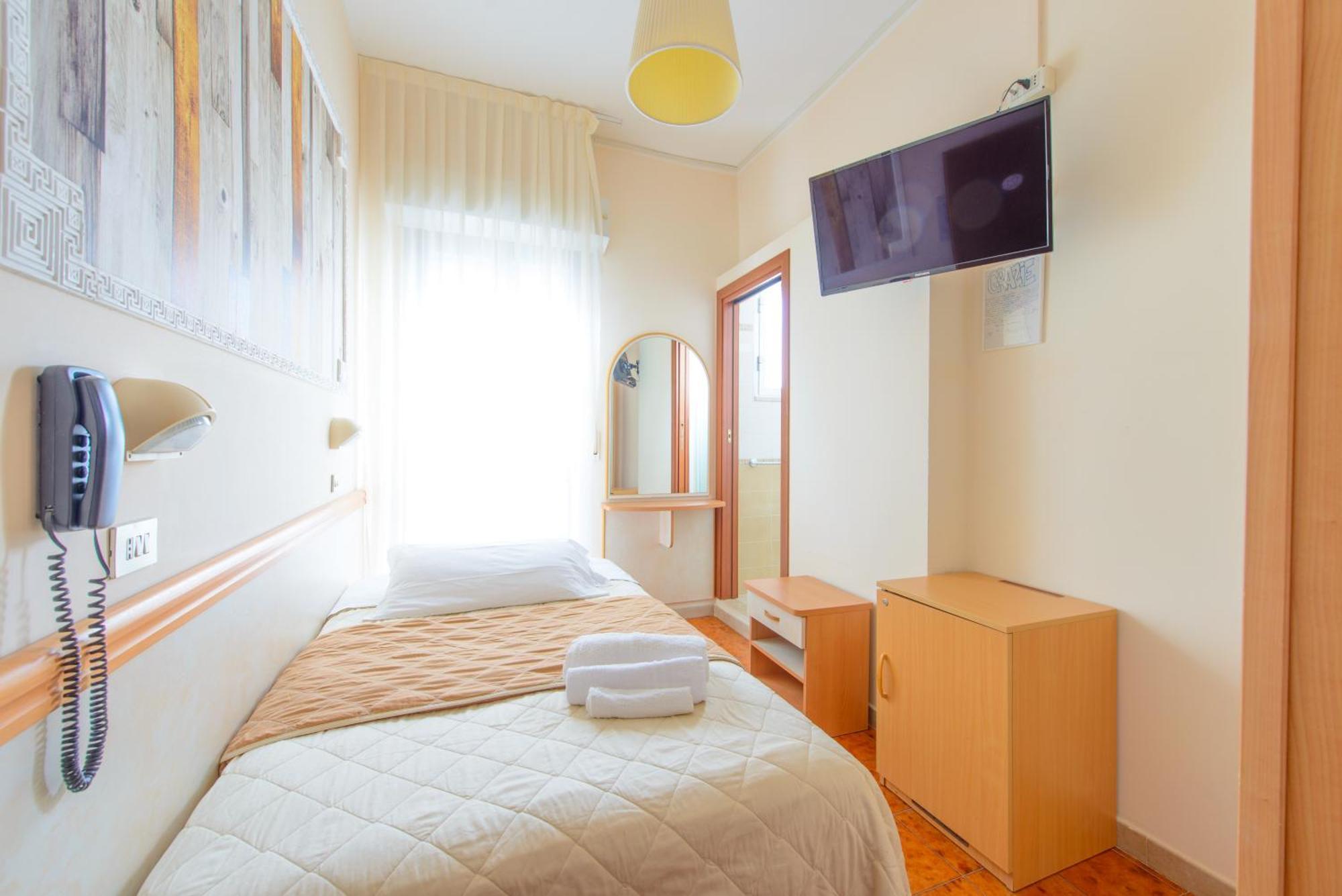 Hotel Nuova Medusa Rimini Exterior photo